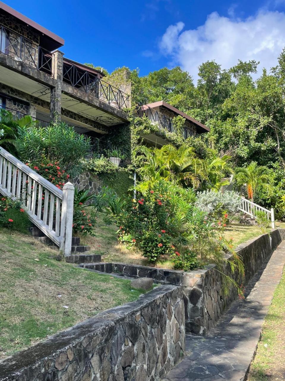 Hotel Firefly Estate Bequia à Crescent Beach Extérieur photo