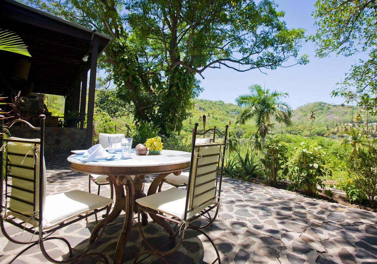 Hotel Firefly Estate Bequia à Crescent Beach Extérieur photo